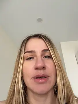 Snapshot of AnnaMist_ chatting on 05-24-26, 07:46 AnnaMist online show from 05-24-26, 07:46