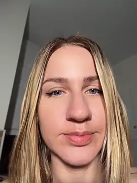 Snapshot of AnnaMist_ chatting on 05-29-26, 05:33 AnnaMist online show from 05-29-26, 05:33