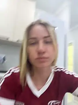 Snapshot of AnnaMist_ chatting on 06-11-26, 02:59 AnnaMist online show from 06-11-26, 02:59