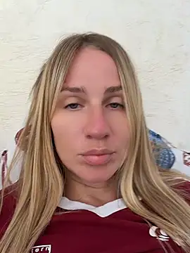 Snapshot of AnnaMist_ chatting on 06-27-26, 07:02 AnnaMist online show from 06-27-26, 07:02