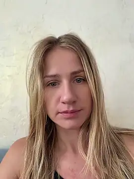 Snapshot of AnnaMist_ chatting on 07-07-26, 01:04 AnnaMist online show from 07-07-26, 01:04