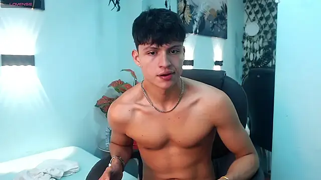 Snapshot of drago_ivan chatting on 06-18-26, 04:00 drago ivan online show from 06-18-26, 04:00