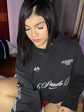 Snapshot of Emilyrosett_ chatting on 05-19-26, 09:54 Emilyrosett online show from 05-19-26, 09:54