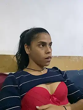 Snapshot of Saray_queen1 chatting on 07-02-26, 04:07 Saray queen1 online show from 07-02-26, 04:07