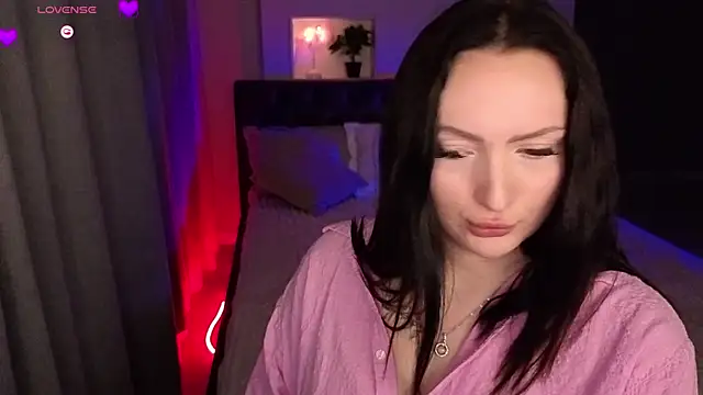 Snapshot of MizLouLou chatting on 05-14-26, 11:00 MizLouLou online show from 05-14-26, 11:00