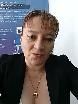 Snapshot of KAREN--03 chatting on 06-06-26, 02:33 KAREN--03 online show from 06-06-26, 02:33