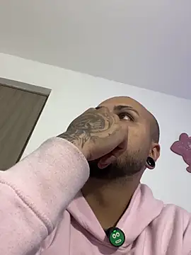 ladyandnico online show from 06-12-26, 04:55