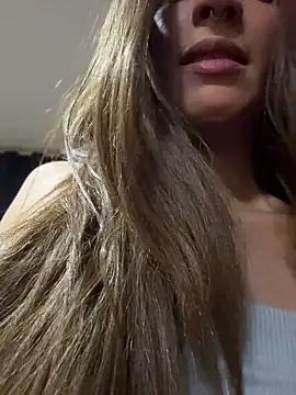 Snapshot of Lottus_fire chatting on 06-19-26, 03:11 Lottus fire online show from 06-19-26, 03:11