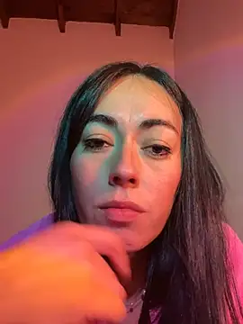 Snapshot of ToxicYani chatting on 05-20-26, 04:18 ToxicYani online show from 05-20-26, 04:18