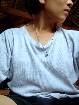 Snapshot of Olivia-ly chatting on 05-19-26, 12:38 Olivia-ly online show from 05-19-26, 12:38