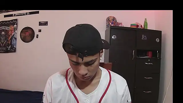 Snapshot of Fenix_hardcock chatting on 06-19-26, 04:22 Fenix hardcock online show from 06-19-26, 04:22