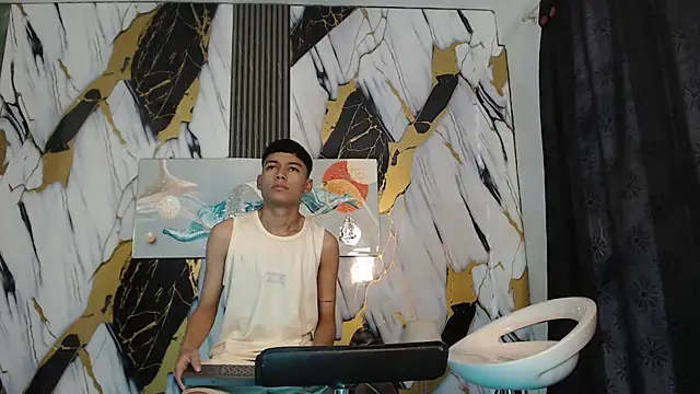 Snapshot of KING_LOVERS1 chatting on 06-28-26, 01:17 KING LOVERS1 online show from 06-28-26, 01:17