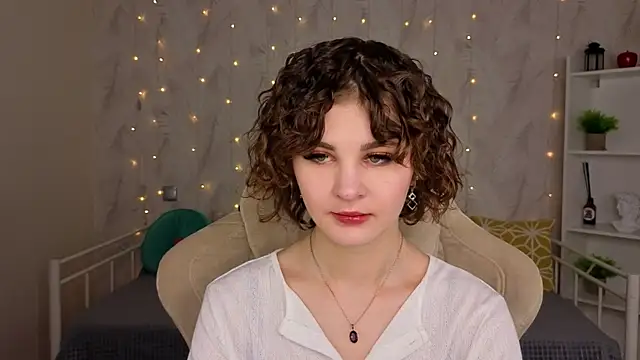 Snapshot of Kira__Fluffy chatting on 06-13-26, 12:08 Kira Fluffy online show from 06-13-26, 12:08