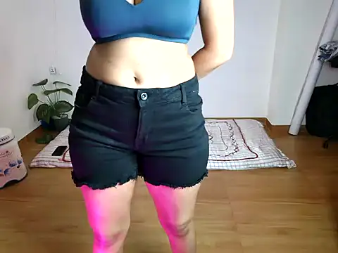 Snapshot of Itszriya chatting on 05-18-26, 03:29 Itszriya online show from 05-18-26, 03:29