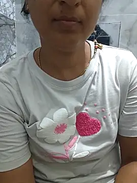 Snapshot of Radhika_rekha_kannada chatting on 05-15-26, 05:09 Radhika rekha kannada online show from 05-15-26, 05:09