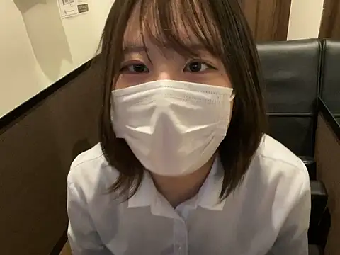 Snapshot of miniminimo_o chatting on 06-04-26, 10:21 miniminimo o online show from 06-04-26, 10:21