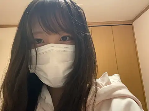 Snapshot of miniminimo_o chatting on 06-18-26, 11:36 miniminimo o online show from 06-18-26, 11:36