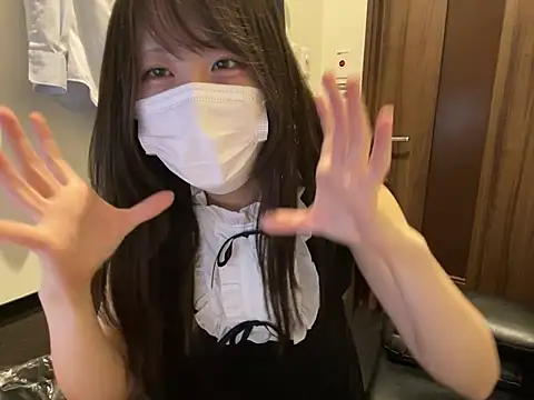 Snapshot of miniminimo_o chatting on 06-19-26, 10:19 miniminimo o online show from 06-19-26, 10:19