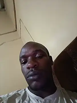 Snapshot of janvierer chatting on 06-11-26, 05:11 janvierer online show from 06-11-26, 05:11