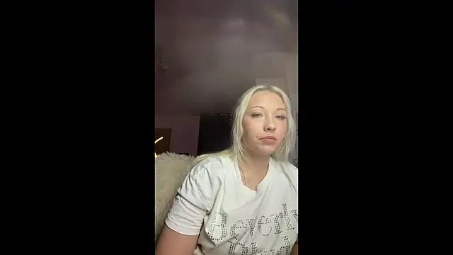 Snapshot of MedaSajovic chatting on 05-25-26, 04:57 MedaSajovic online show from 05-25-26, 04:57