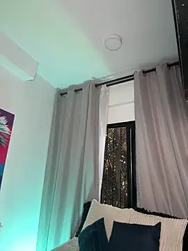 Snapshot of Jamess_White chatting on 05-21-26, 04:25 Jamess White online show from 05-21-26, 04:25