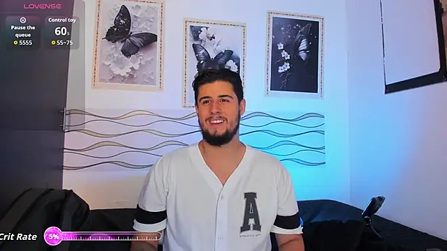 Snapshot of Ryan_evannss_ chatting on 06-15-26, 11:23 Ryan evannss online show from 06-15-26, 11:23