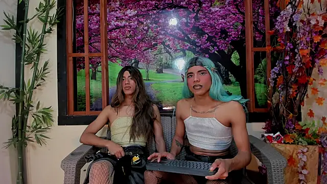 Elena and Julian online show from 07-04-26, 07:20
