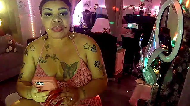 Snapshot of NailGoddessnow chatting on 04-26-26, 03:04 NailGoddessnow online show from 04-26-26, 03:04