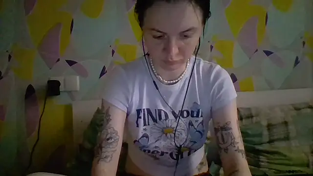 Snapshot of Diana_sosala chatting on 07-14-26, 02:23 Diana sosala online show from 07-14-26, 02:23