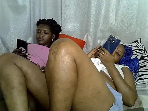 Snapshot of Lorainebabes chatting on 06-11-26, 12:32 Lorainebabes online show from 06-11-26, 12:32