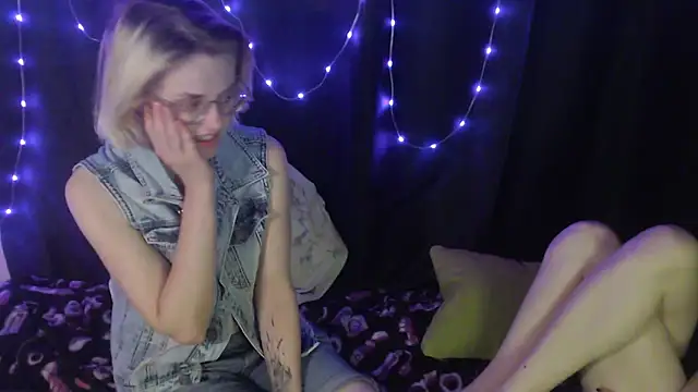 Snapshot of __Freya___ chatting on 05-26-26, 12:23 Freya online show from 05-26-26, 12:23