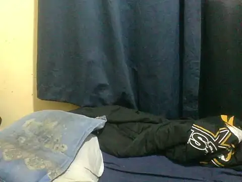 Snapshot of naughty-slender chatting on 06-16-26, 04:20 naughty-slender online show from 06-16-26, 04:20