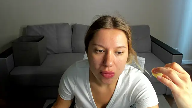 Snapshot of Shakira_Lux chatting on 06-16-26, 08:39 Shakira Lux online show from 06-16-26, 08:39