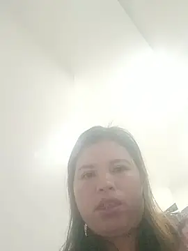 Snapshot of -Yeyi- chatting on 05-21-26, 02:13 -Yeyi- online show from 05-21-26, 02:13