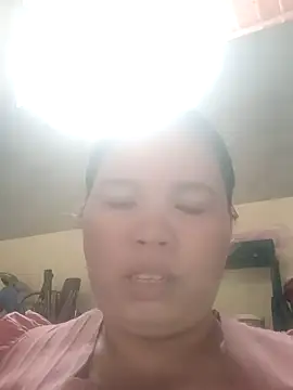 Snapshot of -Yeyi- chatting on 05-24-26, 10:20 -Yeyi- online show from 05-24-26, 10:20