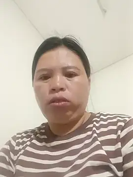 Snapshot of -Yeyi- chatting on 06-01-26, 10:33 -Yeyi- online show from 06-01-26, 10:33