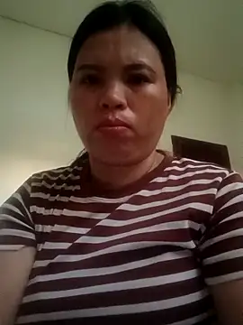 Snapshot of -Yeyi- chatting on 06-02-26, 11:23 -Yeyi- online show from 06-02-26, 11:23