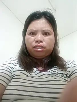 Snapshot of -Yeyi- chatting on 06-03-26, 06:24 -Yeyi- online show from 06-03-26, 06:24
