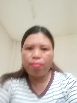 Snapshot of -Yeyi- chatting on 06-04-26, 09:59 -Yeyi- online show from 06-04-26, 09:59