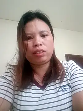 Snapshot of -Yeyi- chatting on 06-08-26, 01:50 -Yeyi- online show from 06-08-26, 01:50