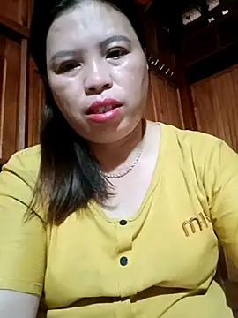 Snapshot of -Yeyi- chatting on 06-18-26, 11:42 -Yeyi- online show from 06-18-26, 11:42