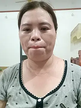 Snapshot of -Yeyi- chatting on 06-23-26, 04:16 -Yeyi- online show from 06-23-26, 04:16