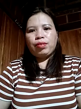 Snapshot of -Yeyi- chatting on 06-27-26, 01:50 -Yeyi- online show from 06-27-26, 01:50