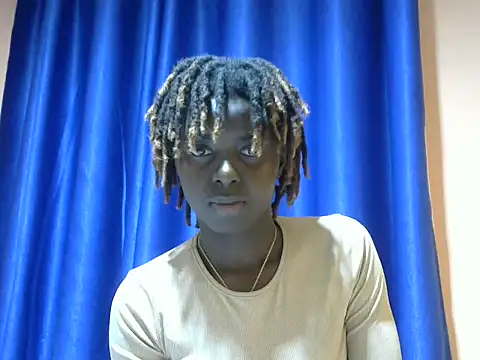Snapshot of dolly_lioness chatting on 06-20-26, 09:17 dolly lioness online show from 06-20-26, 09:17