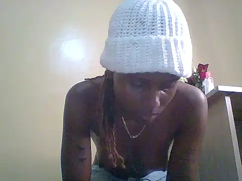 Snapshot of kiki8390 chatting on 07-04-26, 06:58 kiki8390 online show from 07-04-26, 06:58