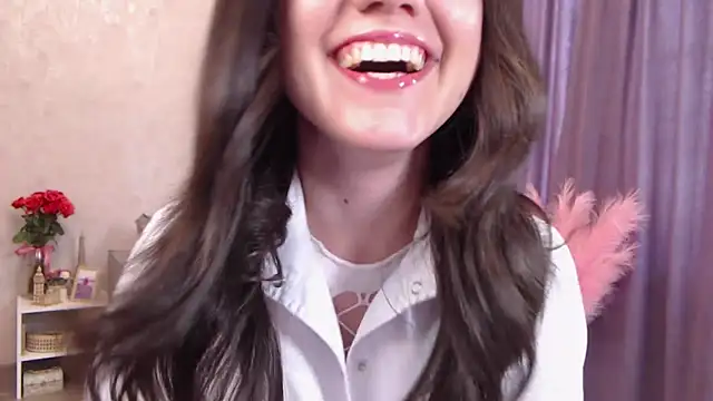 Snapshot of SusanMorandi chatting on 06-19-26, 09:02 SusanMorandi online show from 06-19-26, 09:02
