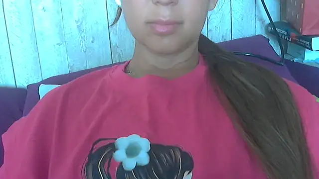 Snapshot of Bella--White chatting on 06-15-26, 05:31 Bella--White online show from 06-15-26, 05:31