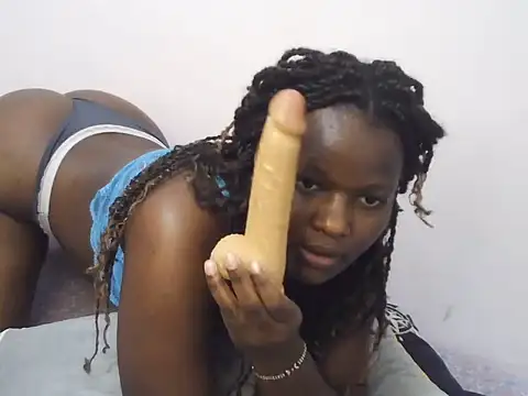 Snapshot of hotcandy001 chatting on 06-05-26, 10:54 hotcandy001 online show from 06-05-26, 10:54