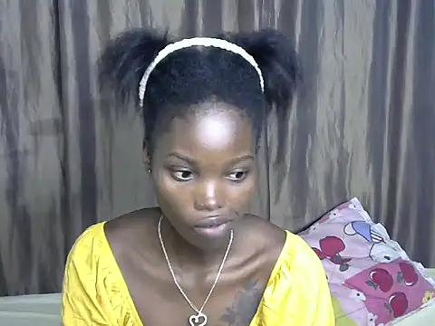 Snapshot of Africana_slim chatting on 05-31-26, 11:06 Africana slim online show from 05-31-26, 11:06