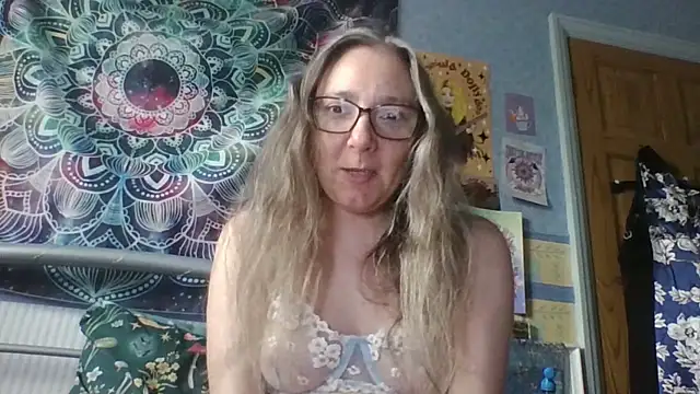 Izzylove47 online show from 06-05-26, 09:26